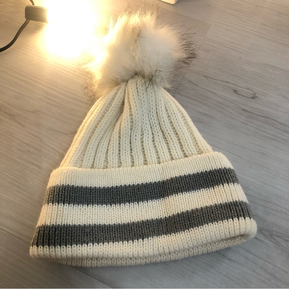 White beanie with Greg stripes